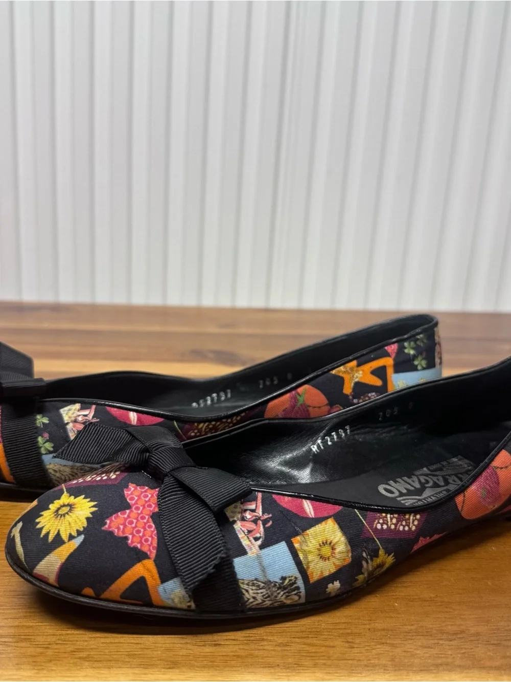 Salvatore Ferragamo Stampa Fiera Scarf Animal Ballet Bow Flats Shoes 8 M READ